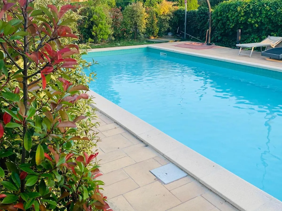 Charming Attic Apartment With Balcony & Swimming Pool Desenzano del Garda