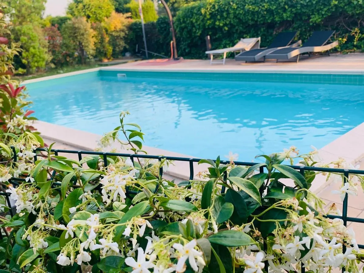 Charming Attic Apartment With Balcony & Swimming Pool Desenzano del Garda