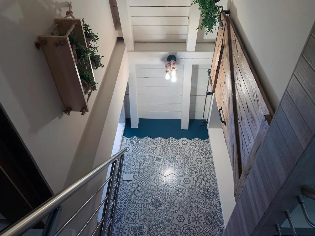 Charming Attic Apartment With Balcony & Swimming Pool Desenzano del Garda Italy