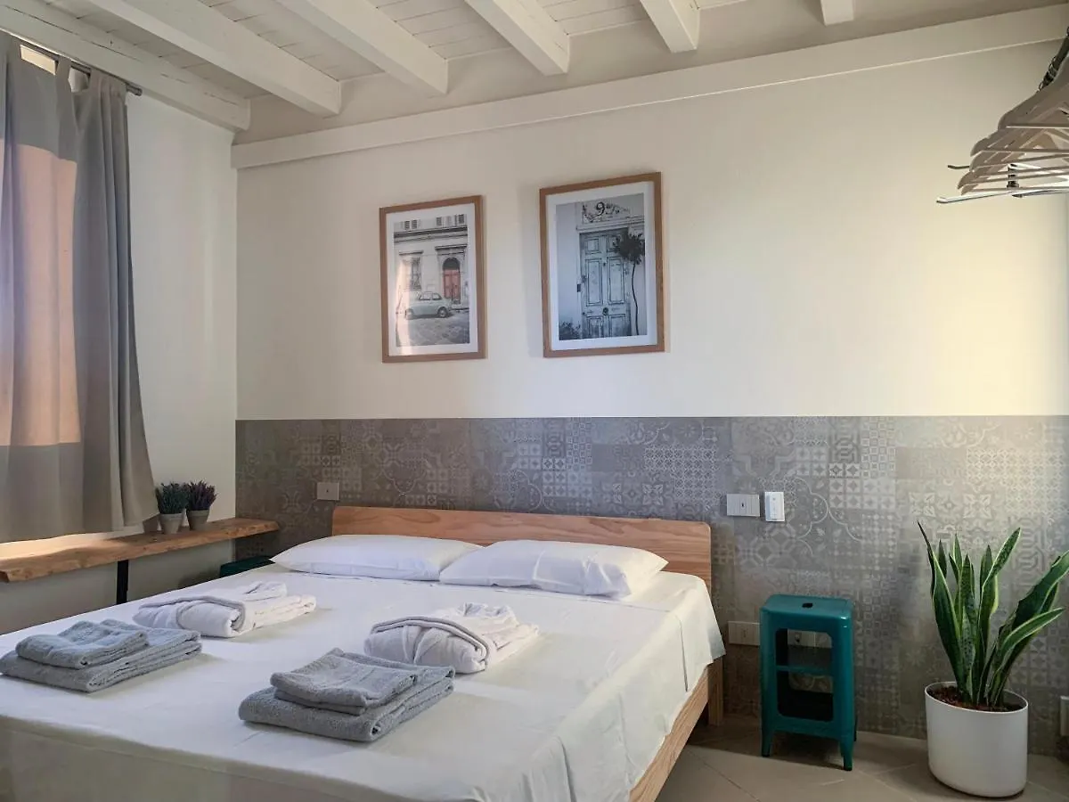 Charming Attic Apartment With Balcony & Swimming Pool Desenzano del Garda