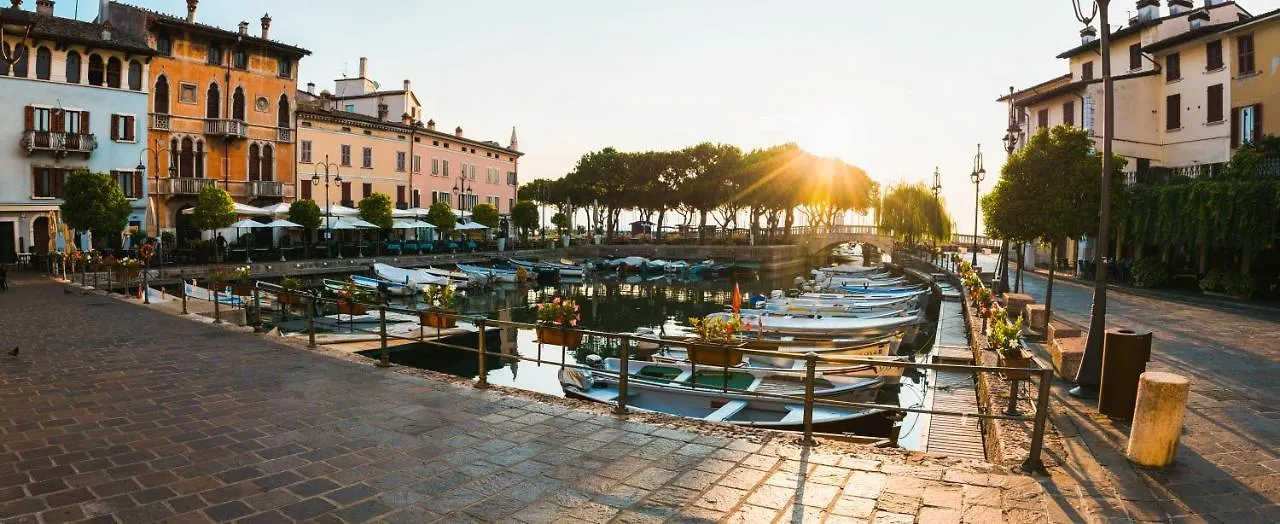 Charming Attic Apartment With Balcony & Swimming Pool Desenzano del Garda 0*,  Italy