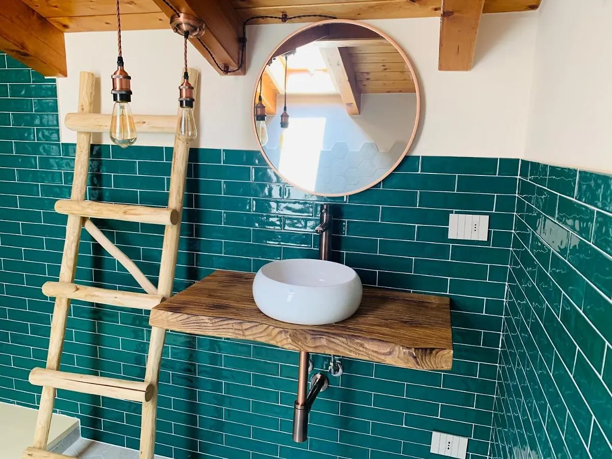 Charming Attic Apartment With Balcony & Swimming Pool Ντεζεντσάνο ντελ Γκάρντα 0*,  Ιταλία